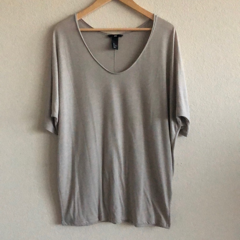 EUC H&M Silver Blouse SZ Large